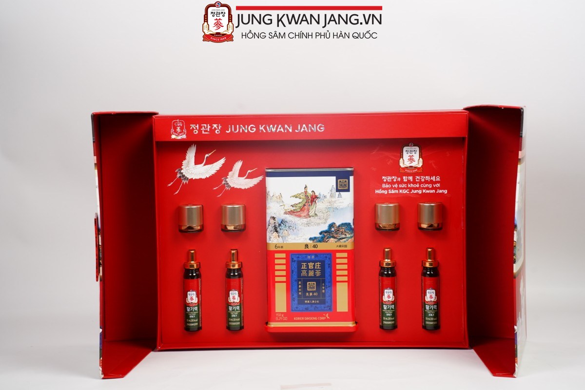 Bộ hồng sâm KGC gồm củ khô, viên Vital Pill và nước Vital Tonic